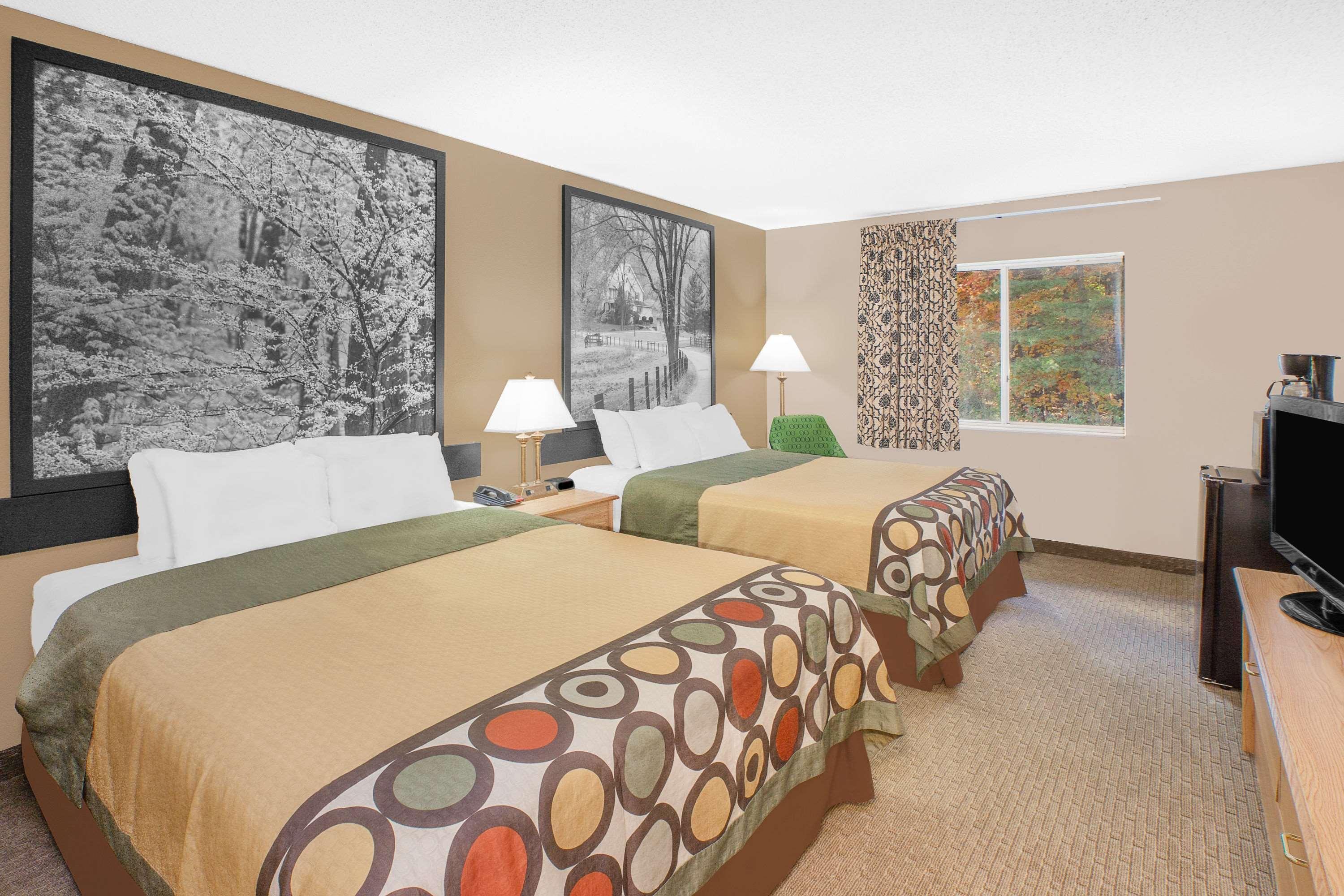 Super 8 By Wyndham Seville Εξωτερικό φωτογραφία