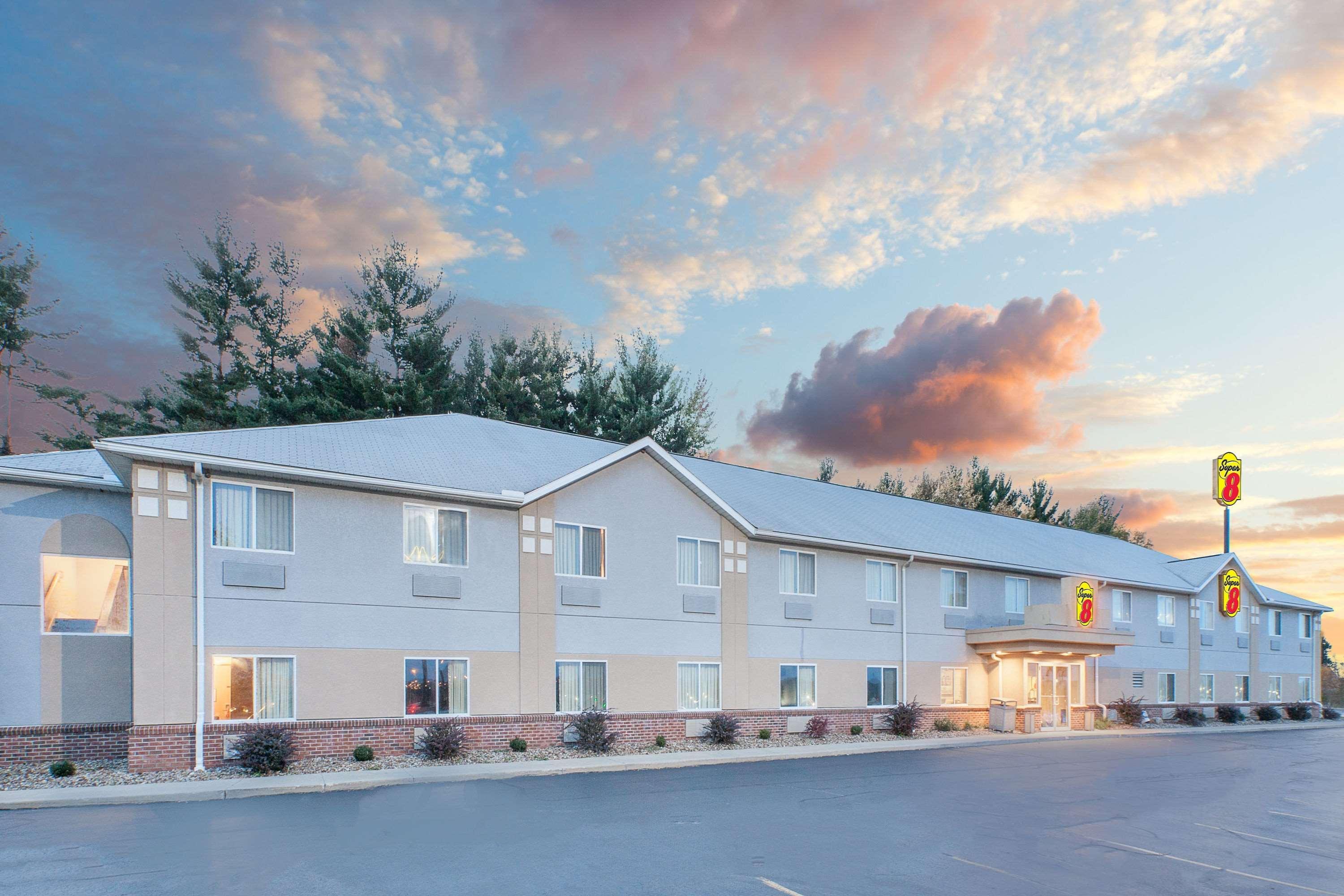 Super 8 By Wyndham Seville Εξωτερικό φωτογραφία